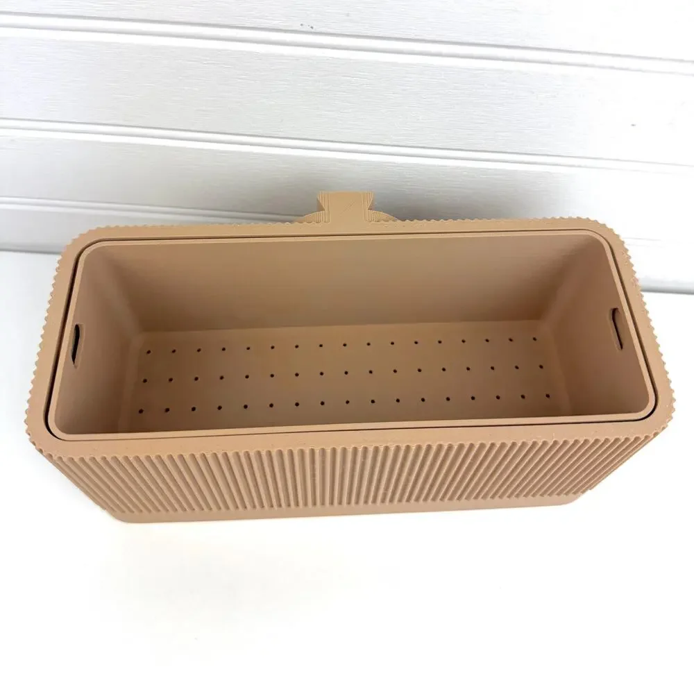 Groven Wall Planter, Indoor Hanging Plant Pot, Ribbed Design
